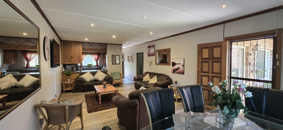 3 Bedroom Property for Sale in Naudeville Free State
